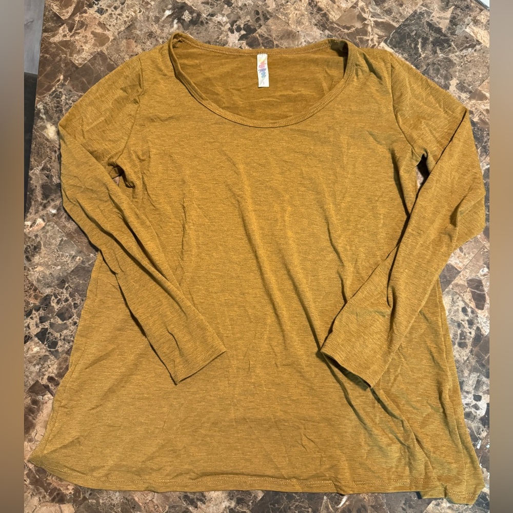Lularoe Lynnae Top